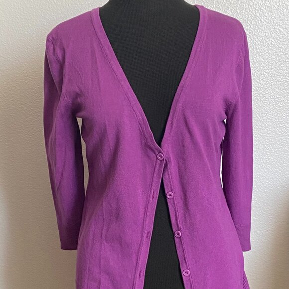 V-Neck Button Sweater size M - Picture 1 of 3